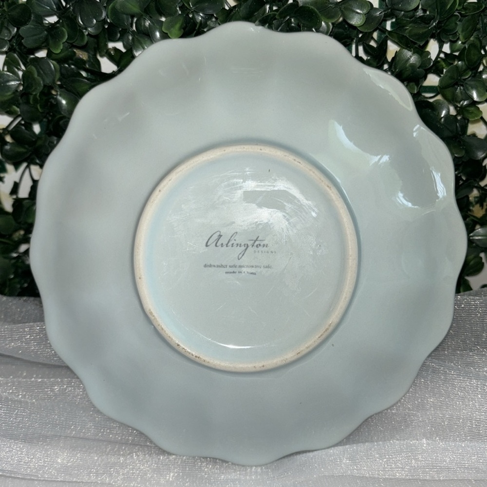 Arlington Designs - Pale Blue and White Porcelain Decorative Bowl - Bunny Theme - Picture 5 of 6